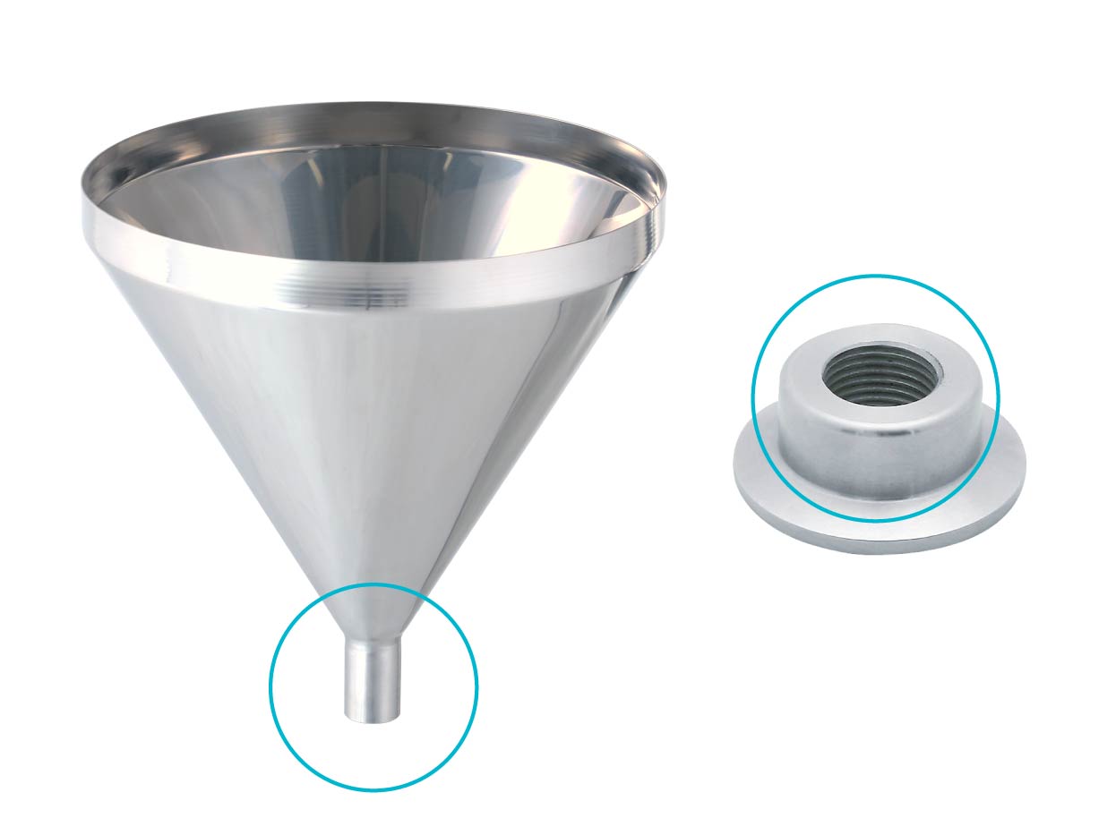 ホッパーの接続部がソケットになっている