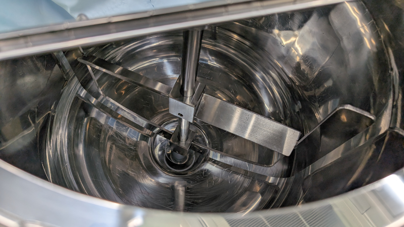 アンカー翼撹拌機