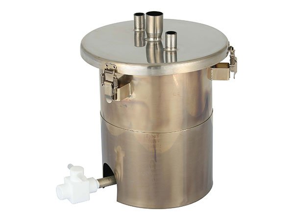 研究室用液体貯蔵排出容器【採用事例】